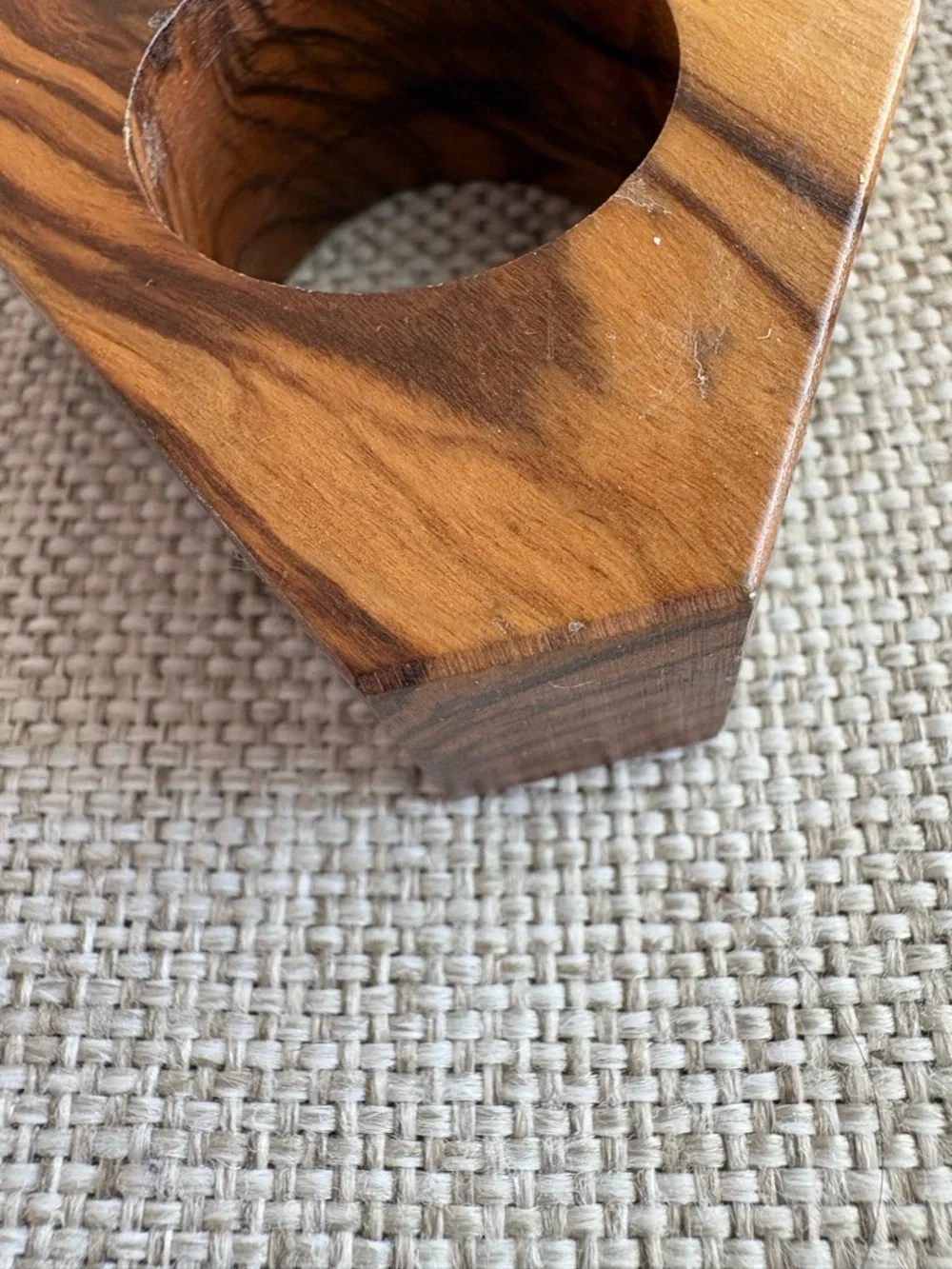 Set of 6 Wood Napkin Rings – Geometric Olive Wood Style Tabletop Decor